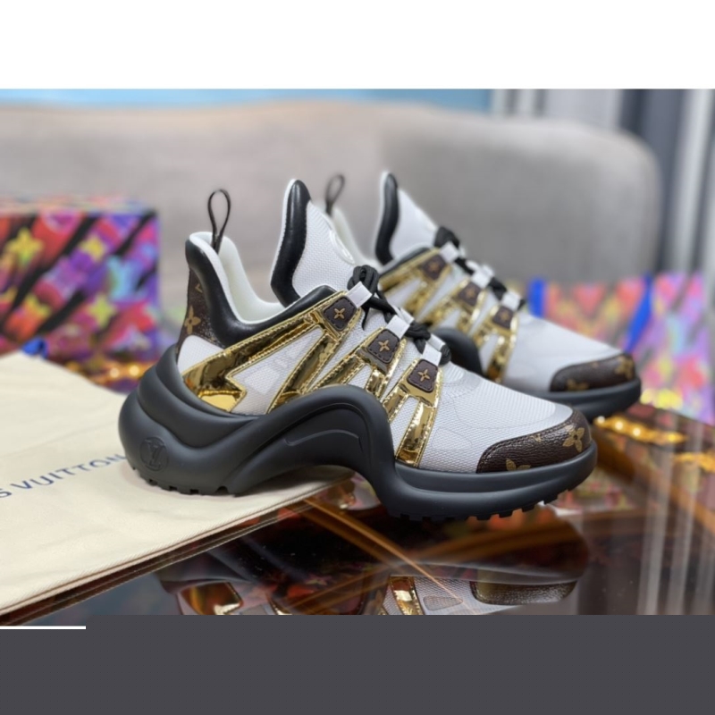 l**is V*t*n sneakers